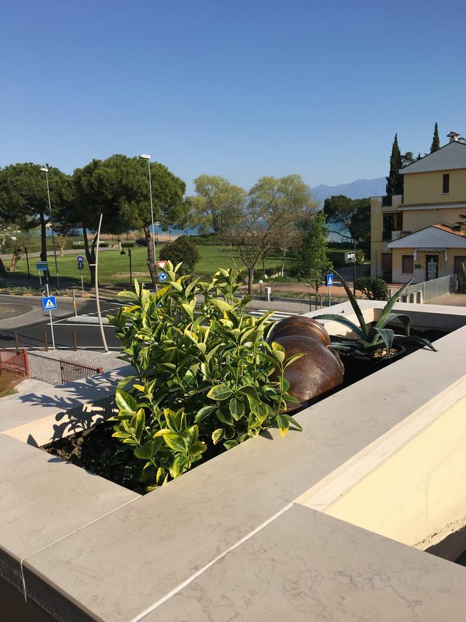 Hotel Margherita Meuble Sirmione Exterior foto